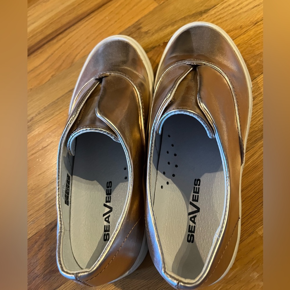 NWOT SeaVees flt shoes.